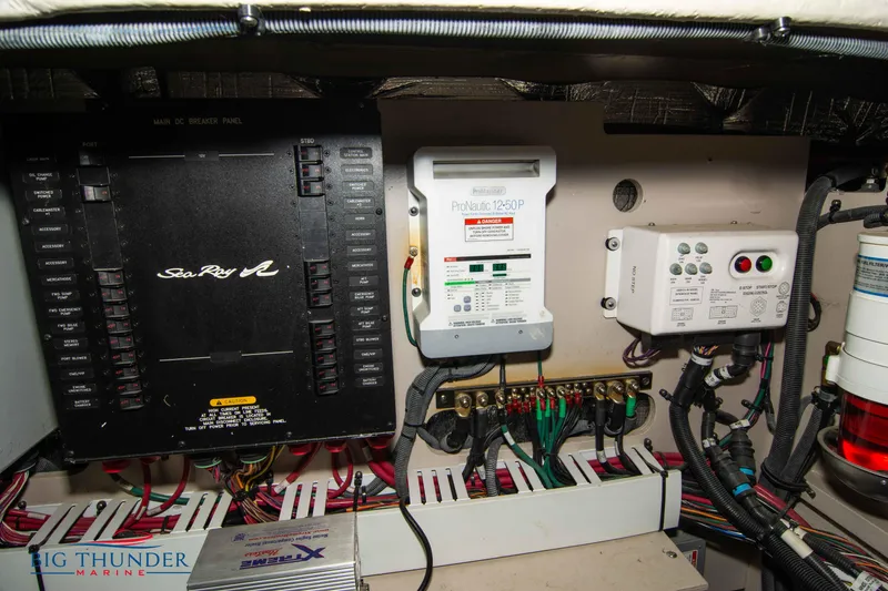 Slide: The Image of Sea Ray 410 Sundancer 2012 - 72