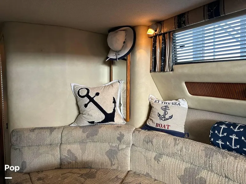 Slide: The Image of 1992 Sea Ray 350 Express Bridge for sale in Norman, OK - 27