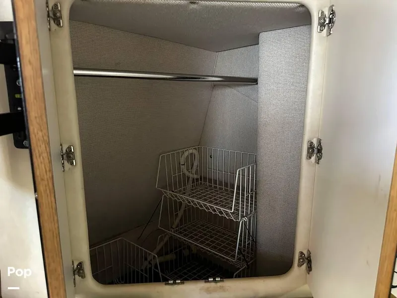 Slide: The Image of 1992 Sea Ray 350 Express Bridge for sale in Norman, OK - 30