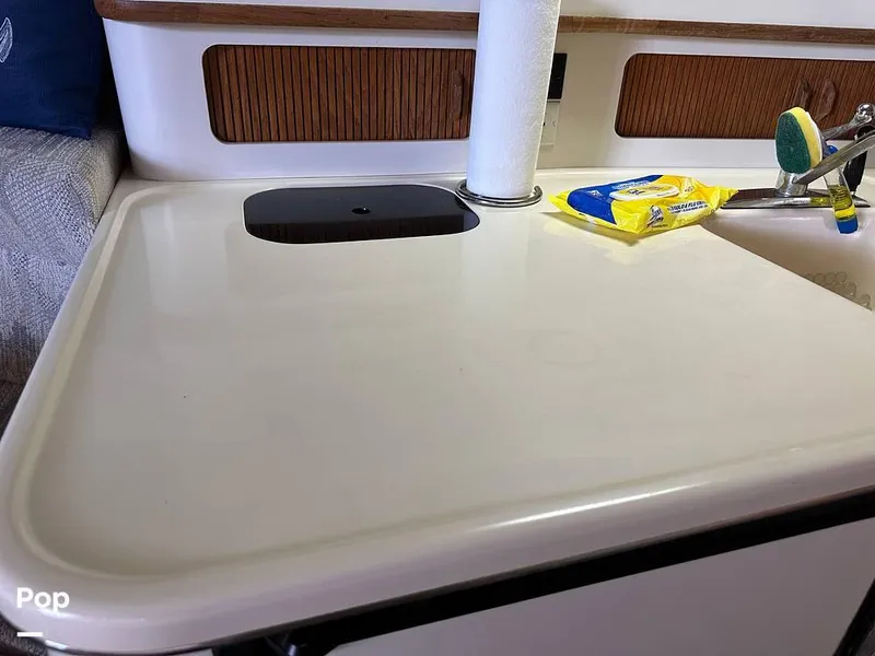 Slide: The Image of 1992 Sea Ray 350 Express Bridge for sale in Norman, OK - 35