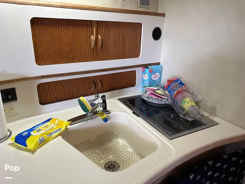 Slide: The Image of 1992 Sea Ray 350 Express Bridge for sale in Norman, OK - 36