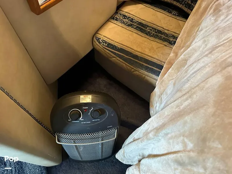 Slide: The Image of 1992 Sea Ray 350 Express Bridge for sale in Norman, OK - 50