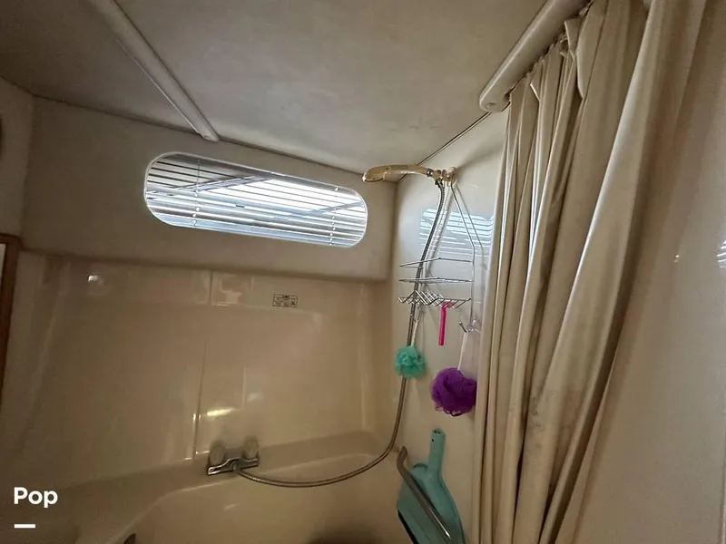 Slide: The Image of 1992 Sea Ray 350 Express Bridge for sale in Norman, OK - 59