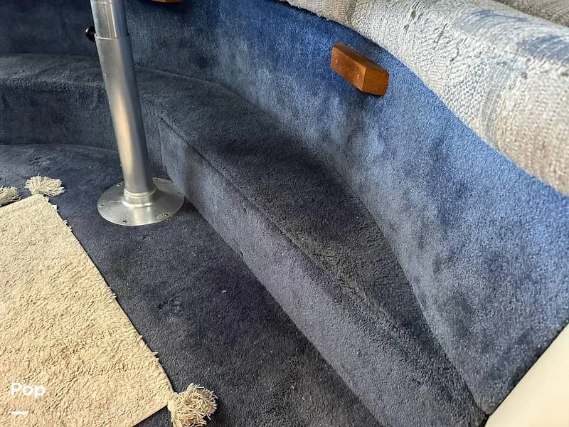 Slide: The Image of 1992 Sea Ray 350 Express Bridge for sale in Norman, OK - 77