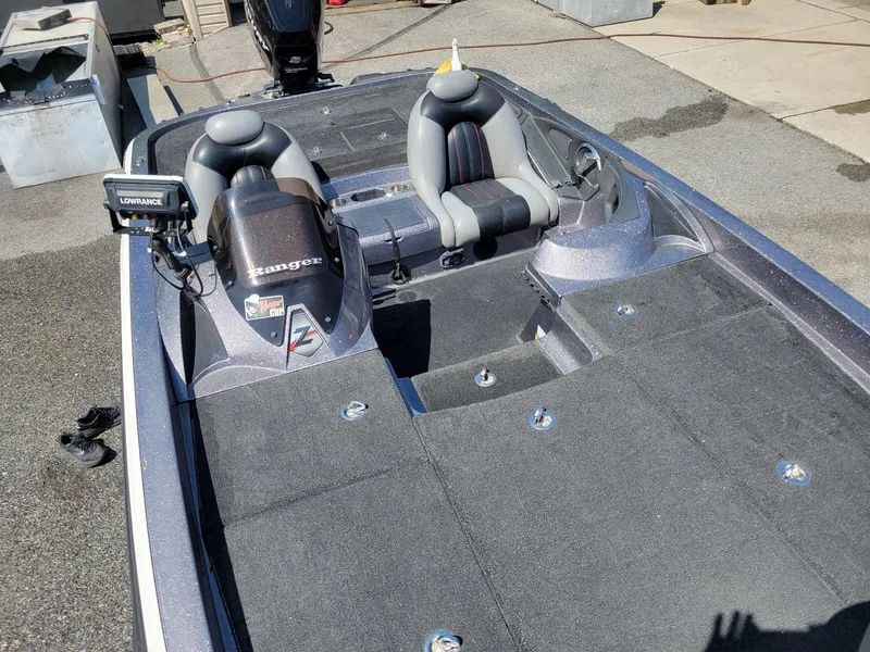 Slide: The Image of 2011 Ranger Z521 boat with Mercury 250 Pro XS engine, featuring dual seats and Lowrance electronics. - 15