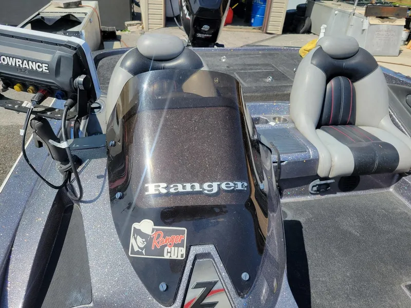 Slide: The Image of 2011 Ranger Z521 boat interior with Lowrance HDS system and Ranger Cup sticker. - 16