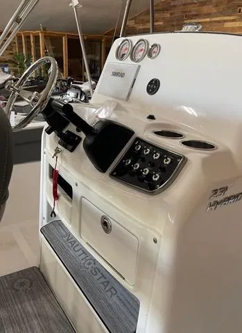 Slide: The Image of NauticStar 231 Hybrid 2024 - 12