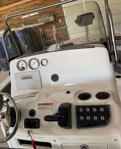 Slide: The Image of NauticStar 231 Hybrid 2024 - 13