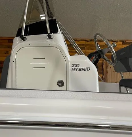 Slide: The Image of NauticStar 231 Hybrid 2024 - 3