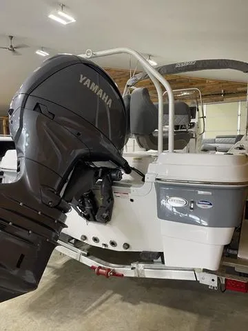 Slide: The Image of NauticStar 211 Hybrid 2024 - 7