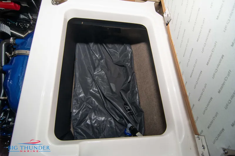 Slide: The Image of MasterCraft XT24 2024 - 55