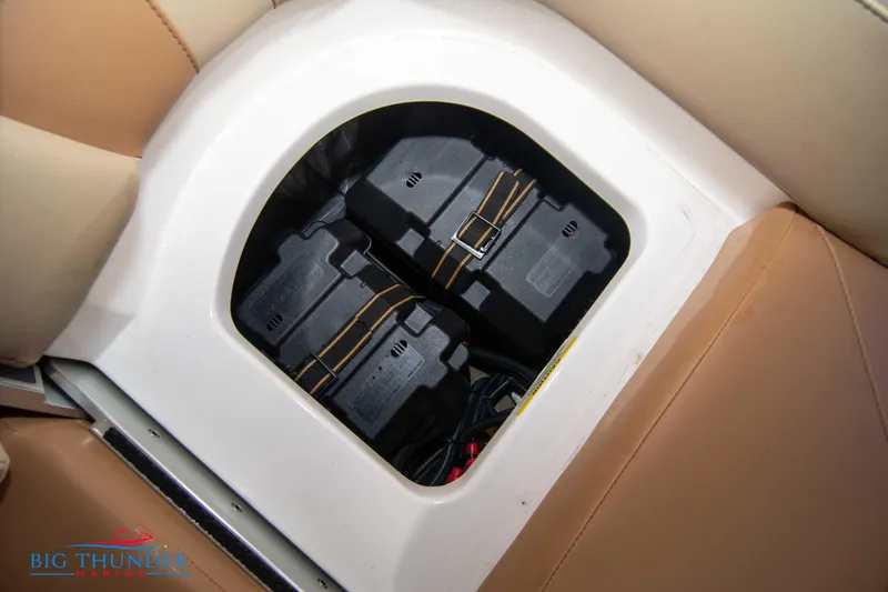 Slide: The Image of MasterCraft XT24 2024 - 58
