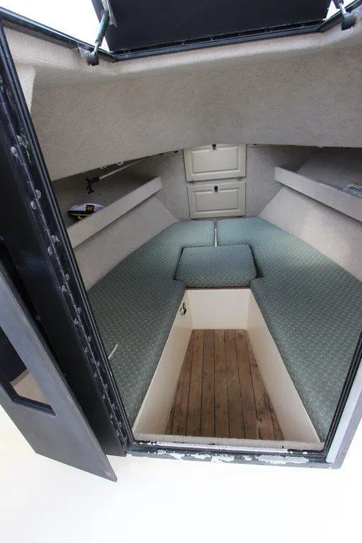 Slide: The Image of Albemarle 247 Express 1999 - 9