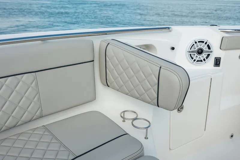 Slide: The Image of Pursuit S 328 Sport 2022 - 53