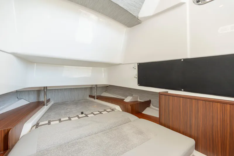 Slide: The Image of Pursuit S 328 Sport 2022 - 57