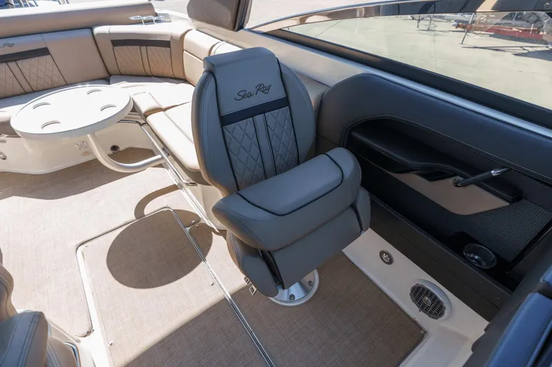 Slide: The Image of Sea Ray 280 SLX 2018 - 9