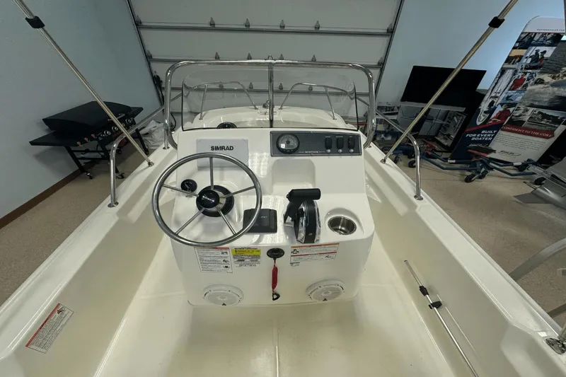 Slide: The Image of Boston Whaler 150 Montauk 2024 - 14