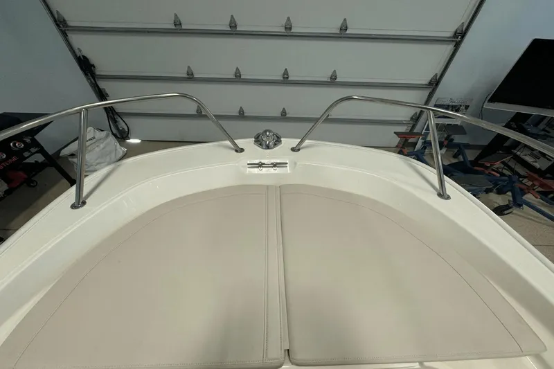 Slide: The Image of Boston Whaler 150 Montauk 2024 - 20