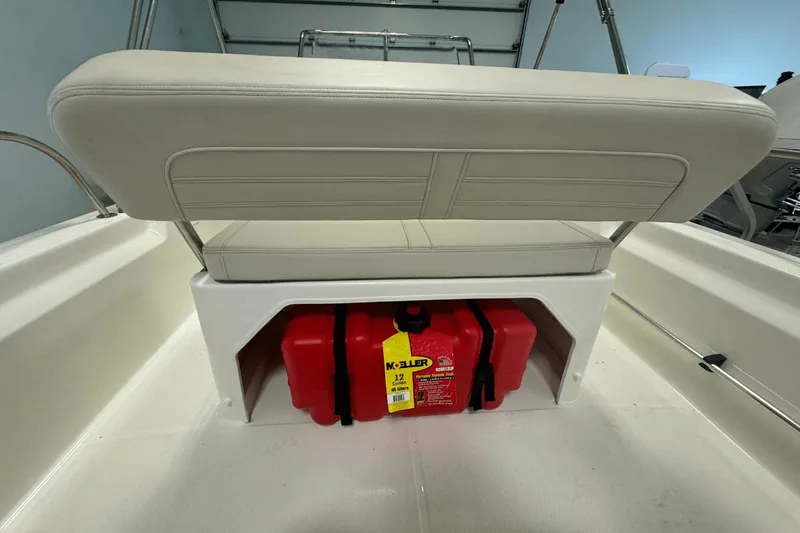 Slide: The Image of Boston Whaler 150 Montauk 2024 - 9