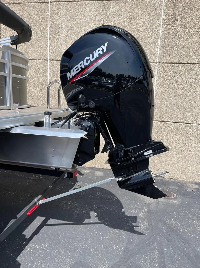 Slide: The Image of 2024 Sun Tracker Party Barge 24 DLX with Mercury outboard motor. - 6
