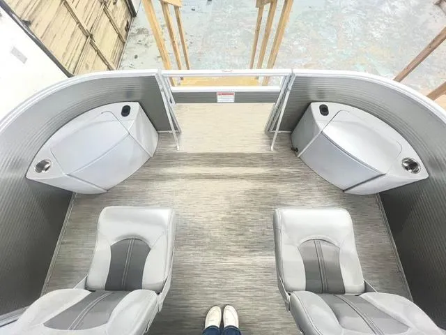 Slide: The Image of Bennington 23SXCCTTST 2022 - 6