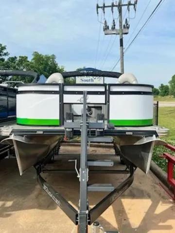 Slide: The Image of Qwest 816 E-Class Lanai Fish LT 2023 - 7