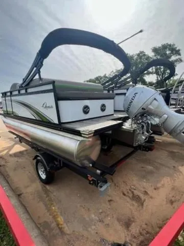 Slide: The Image of Qwest 816 E-Class Lanai Fish LT 2023 - 8