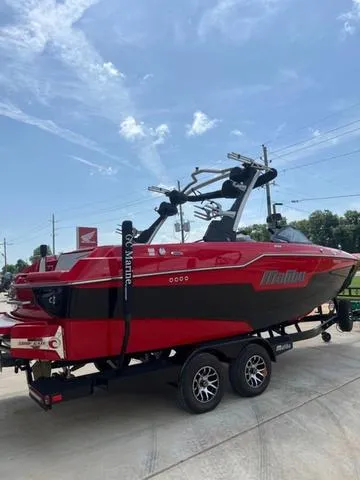 Slide: The Image of Malibu M220 2024 - 3