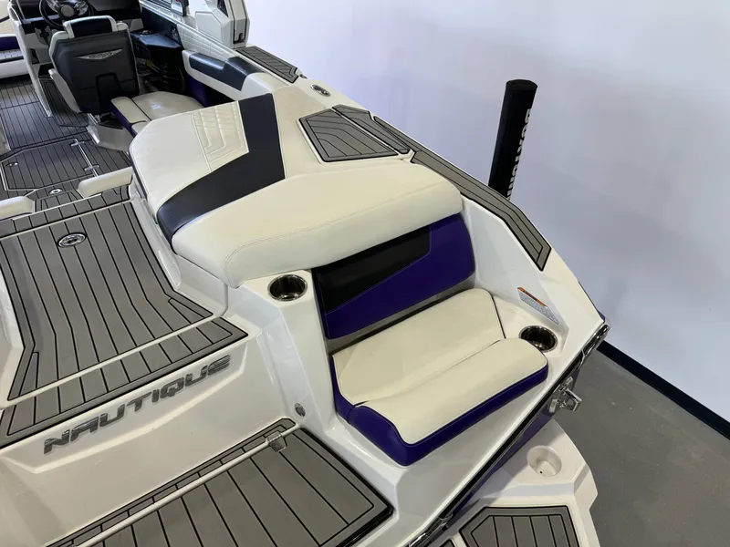 Slide: The Image of Nautique Super Air Nautique G23 2022 - 10