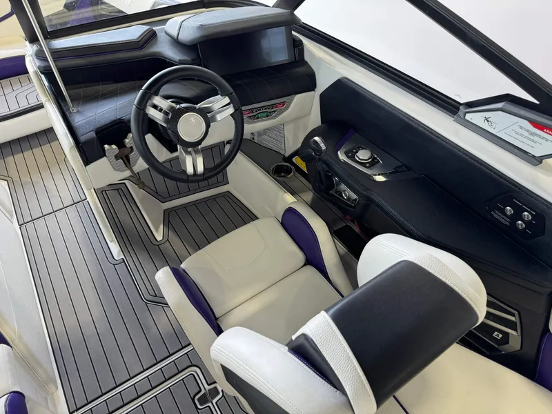 Slide: The Image of Nautique Super Air Nautique G23 2022 - 23