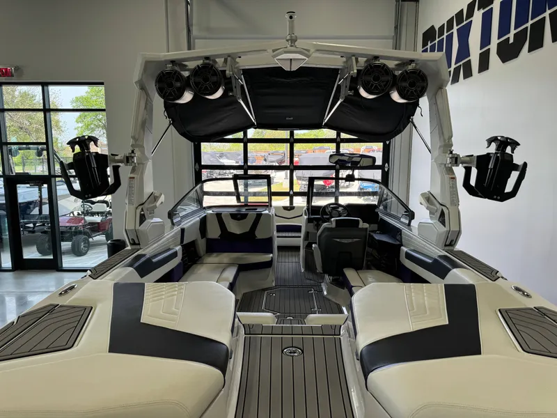 Slide: The Image of Nautique Super Air Nautique G23 2022 - 8