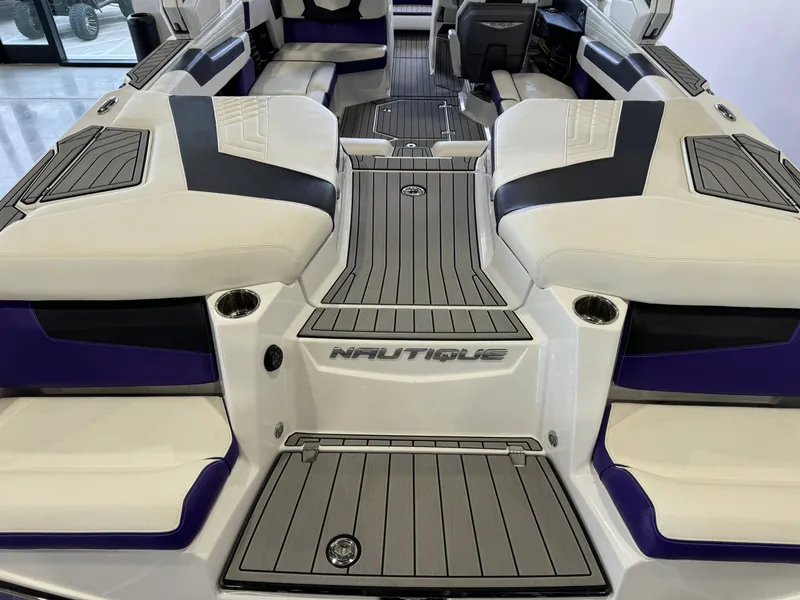 Slide: The Image of Nautique Super Air Nautique G23 2022 - 9