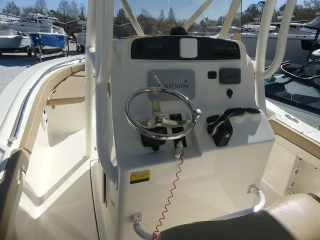 Slide: The Image of Pioneer 222 Sportfish 2018 - 8