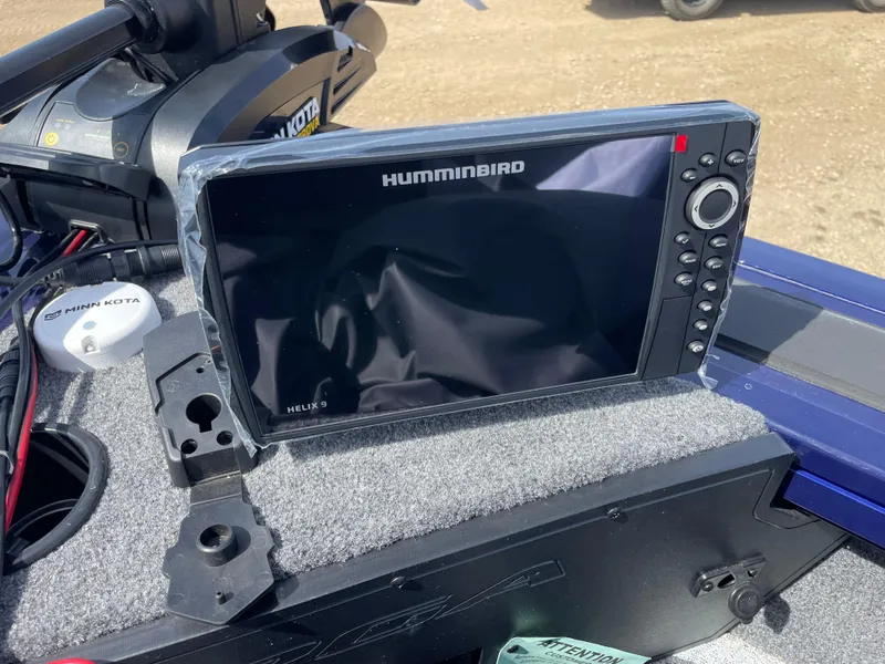 Slide: The Image of 2024 Tracker Targa V-19 Combo with Humminbird Helix 9 fish finder. - 15