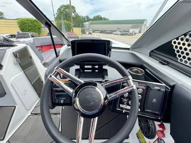 Slide: The Image of Scarab 235 LX 2025 - 13