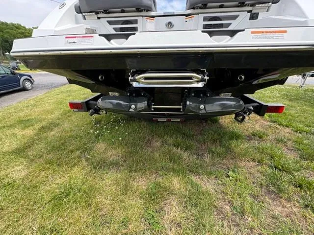 Slide: The Image of Scarab 235 LX 2025 - 8