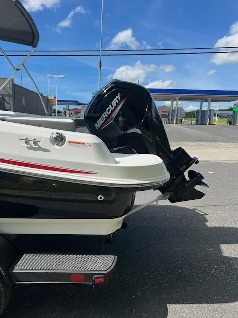 Slide: The Image of 2024 Tahoe 185 S boat with Mercury outboard motor. - 3