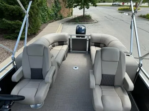 Slide: The Image of 2024 Sun Tracker Party Barge 24 DLX pontoon boat with spacious seating and modern design. - 4