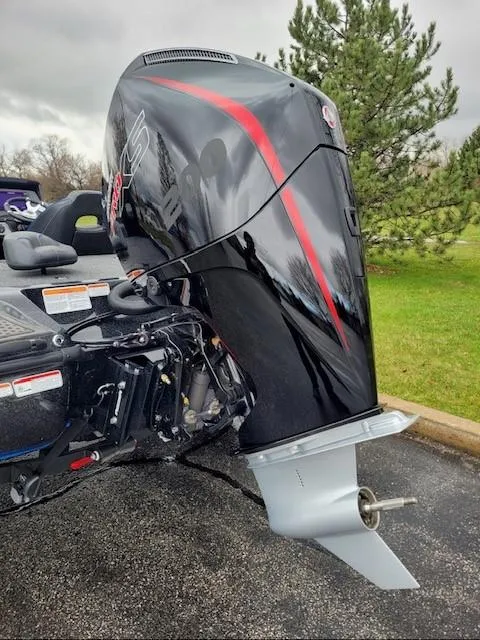 Slide: The Image of 2024 Nitro Z19 Pro boat with a powerful outboard motor. - 5