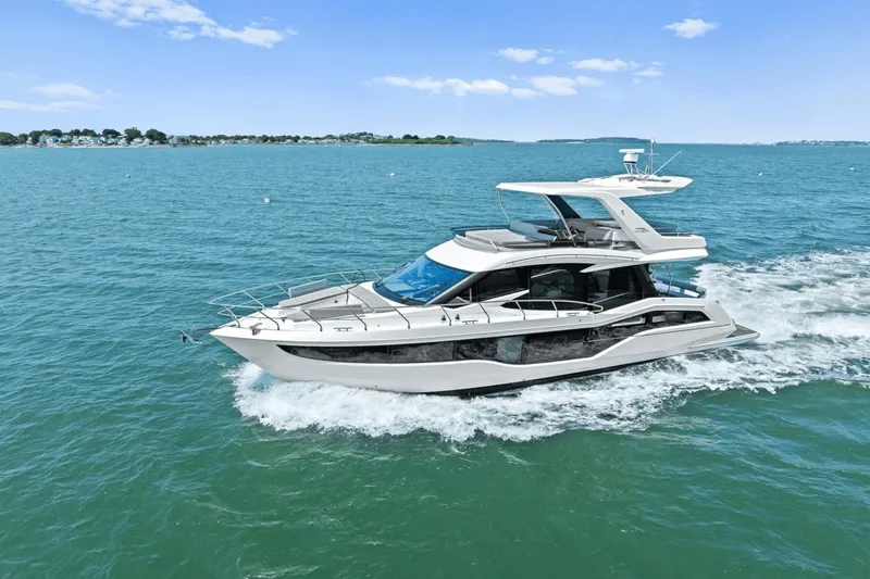 Slide: The Image of Galeon 500 Fly 2024 - 0
