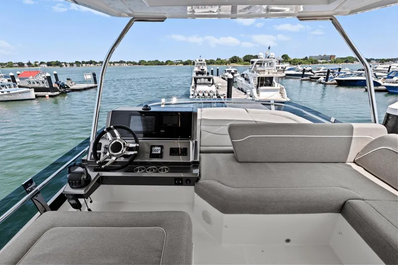 Slide: The Image of Galeon 500 Fly 2024 - 19