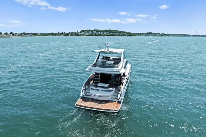 Slide: The Image of Galeon 500 Fly 2024 - 3