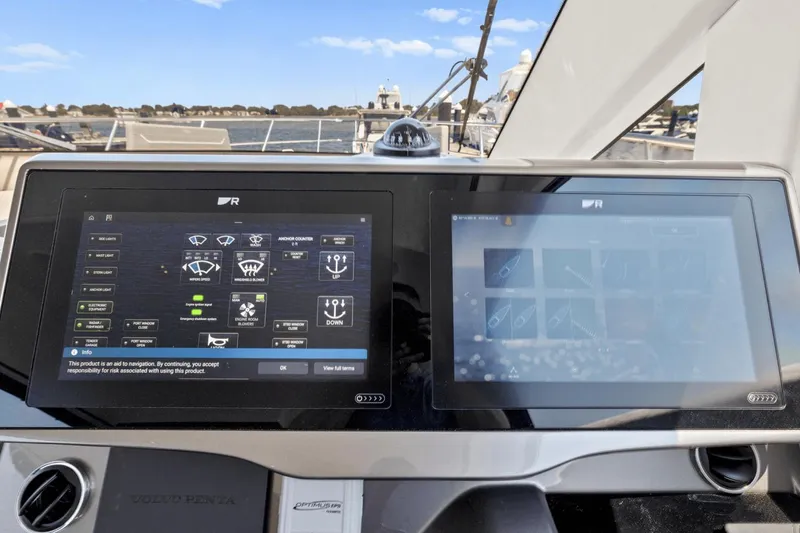 Slide: The Image of Galeon 500 Fly 2024 - 46