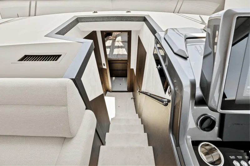 Slide: The Image of Galeon 500 Fly 2024 - 47