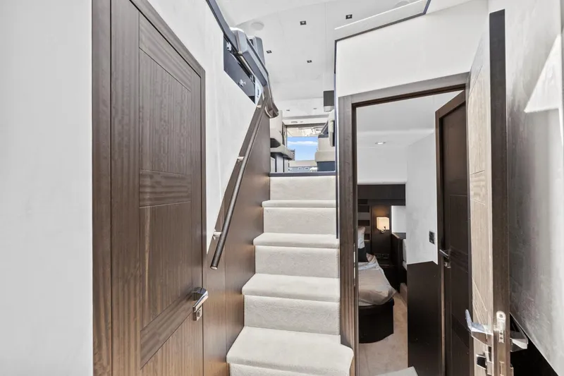 Slide: The Image of Galeon 500 Fly 2024 - 50