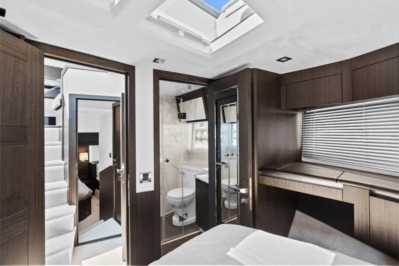 Slide: The Image of Galeon 500 Fly 2024 - 52