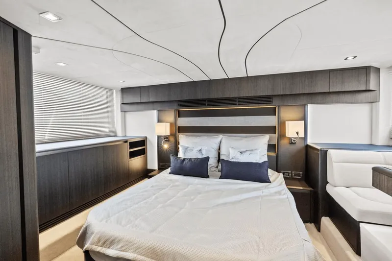 Slide: The Image of Galeon 500 Fly 2024 - 56