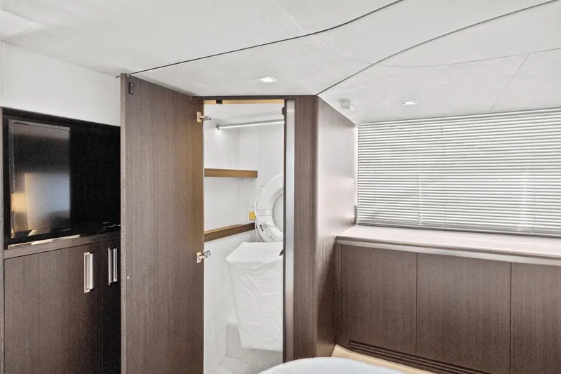 Slide: The Image of Galeon 500 Fly 2024 - 57