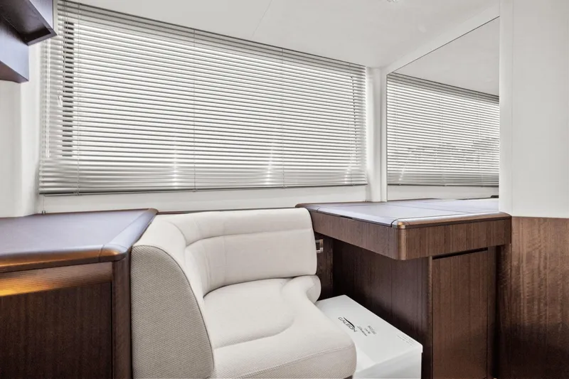 Slide: The Image of Galeon 500 Fly 2024 - 60