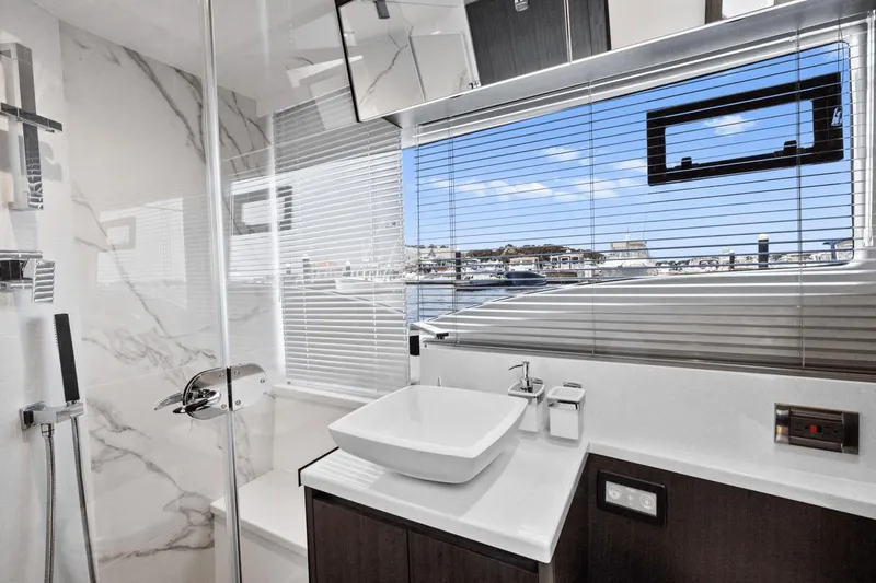 Slide: The Image of Galeon 500 Fly 2024 - 62